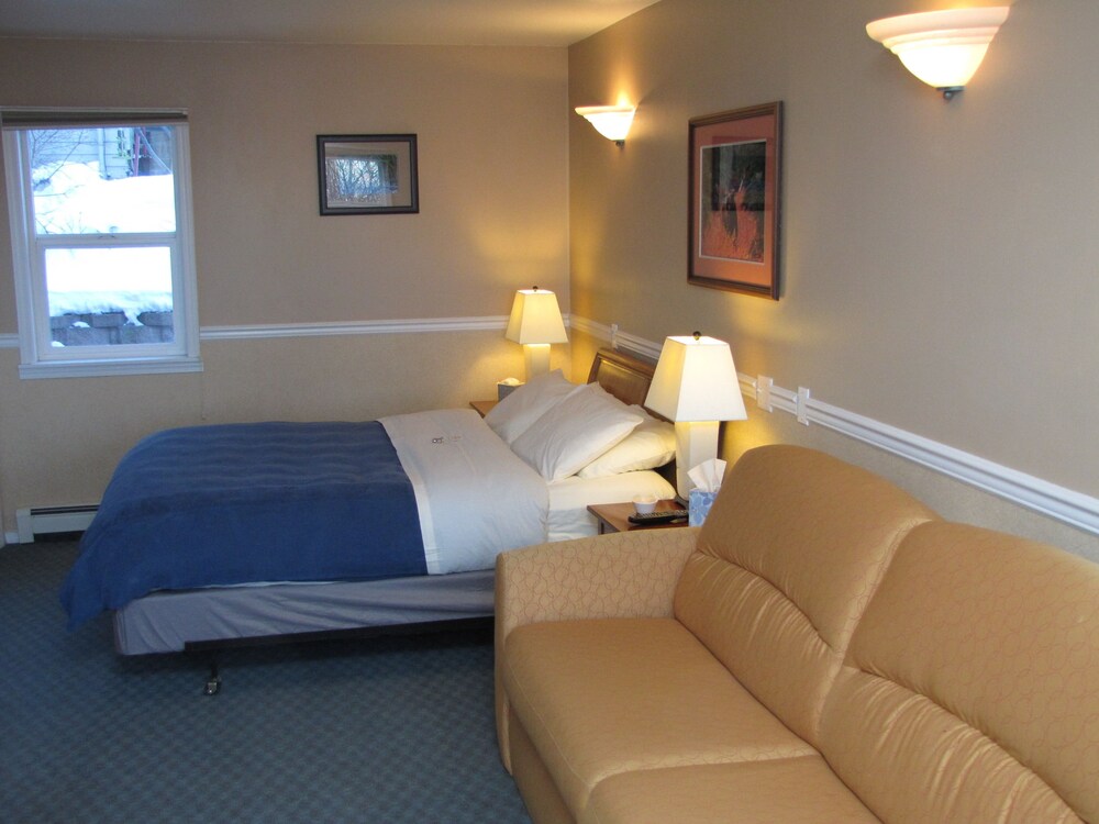 Copper Whale Inn - photo 5