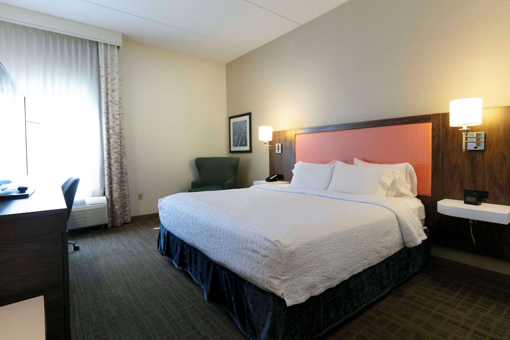 Hampton Inn Scranton at Montage Mountain - photo 9