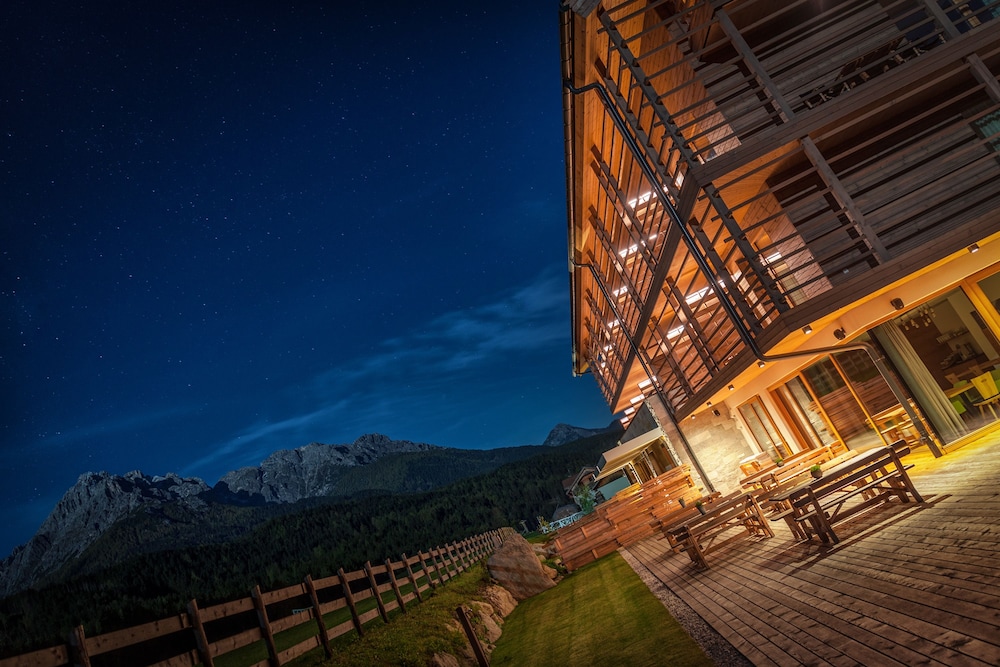 JOAS natur.hotel.b&b — hotel in San Candido