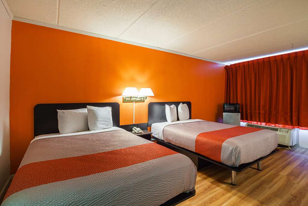 Motel 6 Tifton GA - featured photo