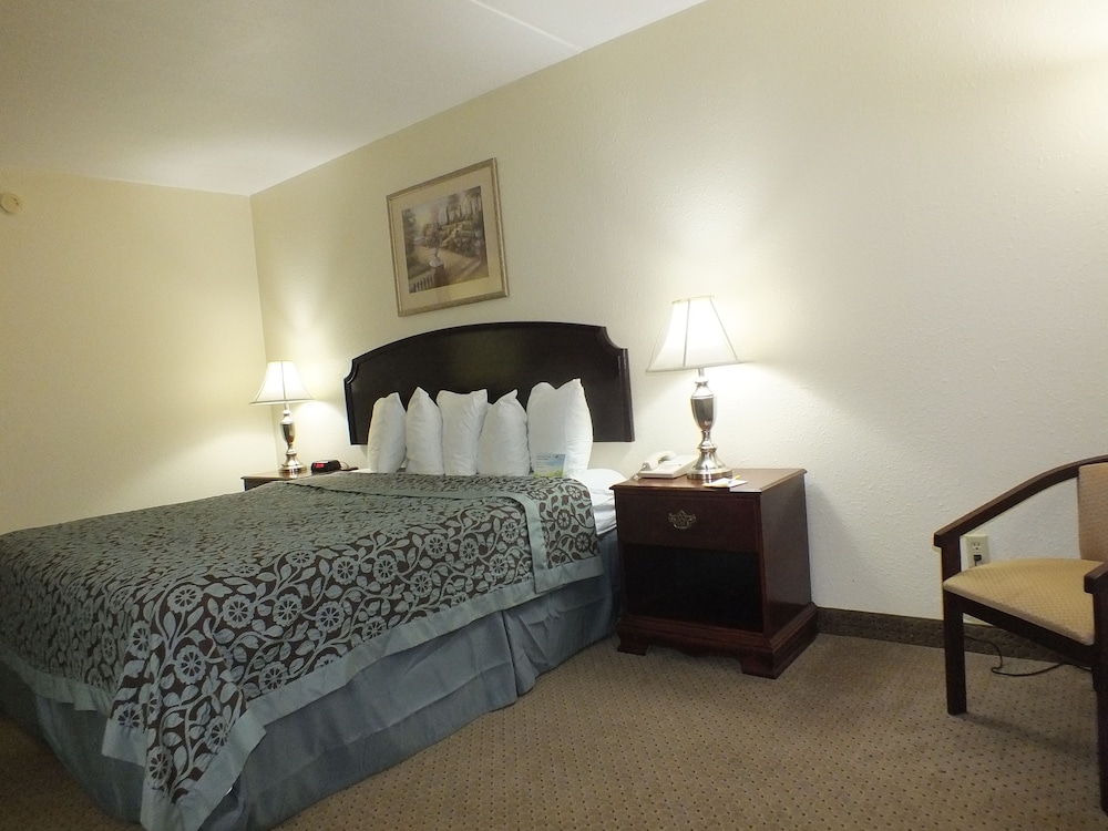 Travelodge Indianapolis Castleton - photo 12
