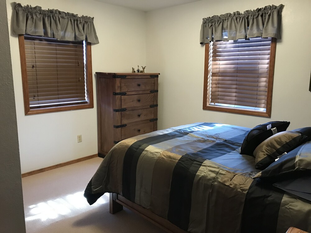 Cozy Angel Fire Condo Half Mi to Resort - photo 6