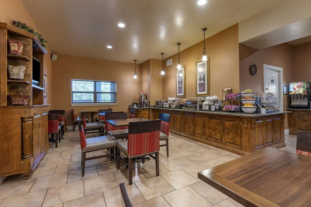 Comfort Inn & Suites Ukiah Mendocino County - photo 36