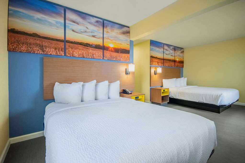Days Inn & Suites by Wyndham Waterloo - photo 27