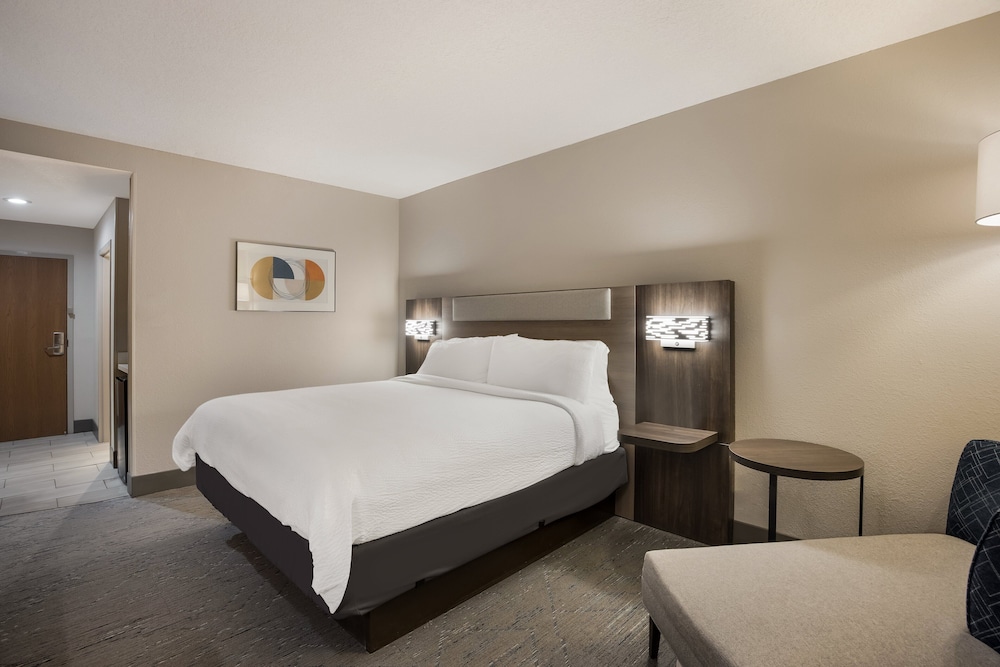 Holiday Inn Express Hotel & Suites PERRY by IHG - photo 23