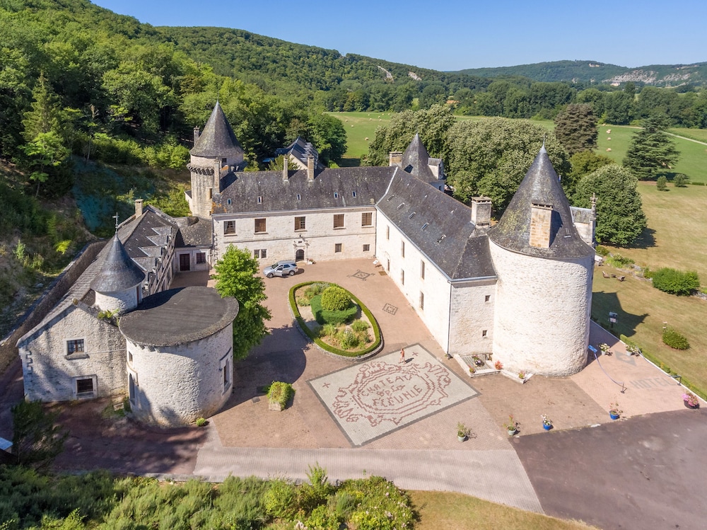 Chateau De La Fleunie — Tulle