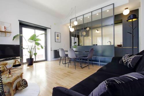 Ych Trilocale Finemente Arredato Vicino Alla Metro — 4-Star Luxury Hotel in Rome, Italy