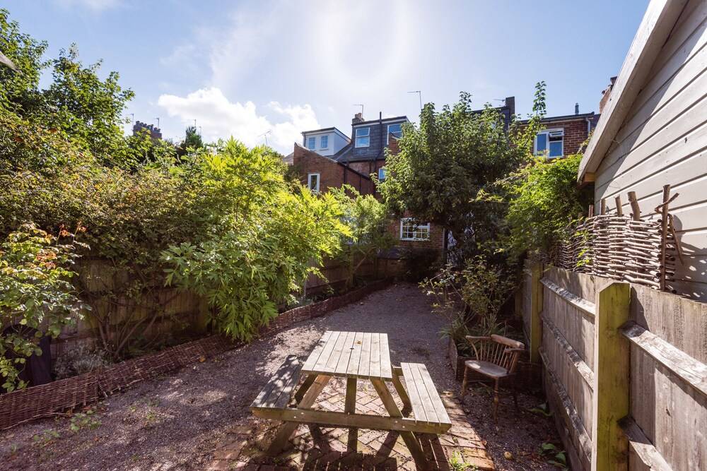 The Writer s Townhouse Beautiful & Traditional 4BDR in Jericho — 4-Star Luxury Hotel in Oxford, United Kingdom