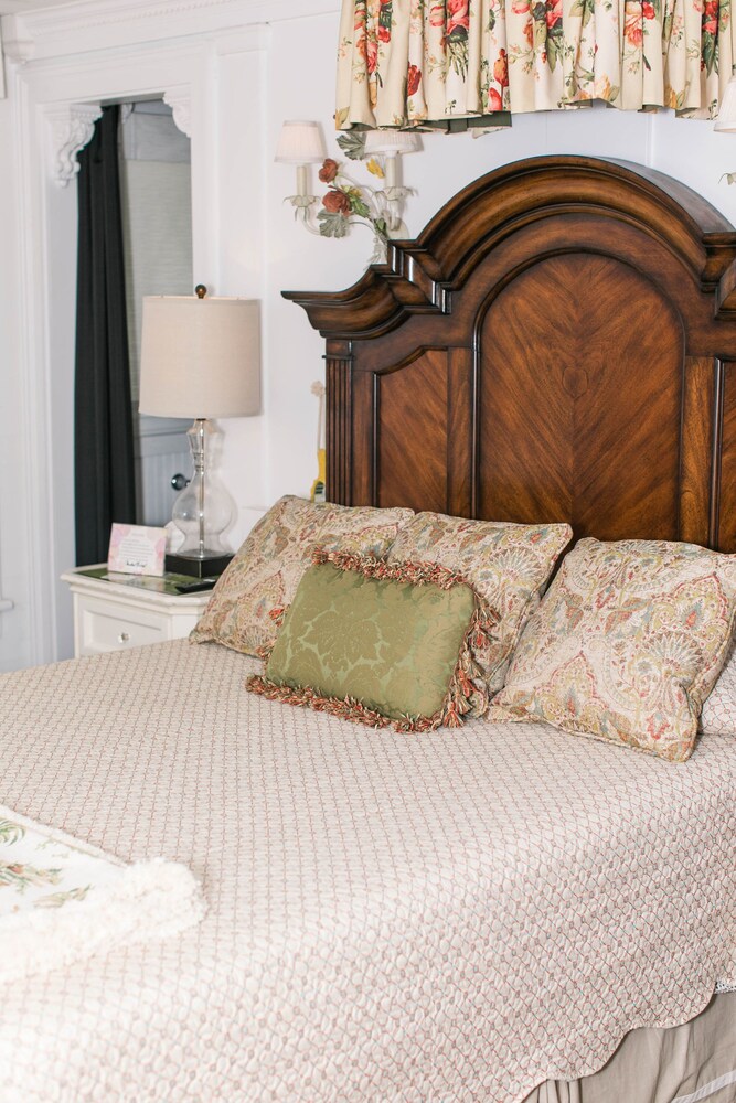 Bridgewater Hall Historic Inn - photo 13