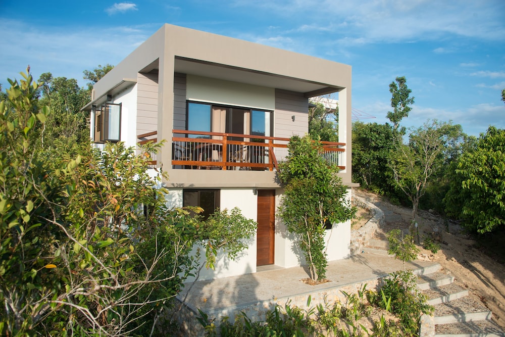 The Riverhouse - carbon neutral hotel in Coron