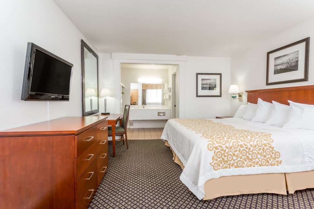 Days Inn by Wyndham Kimball - photo 9