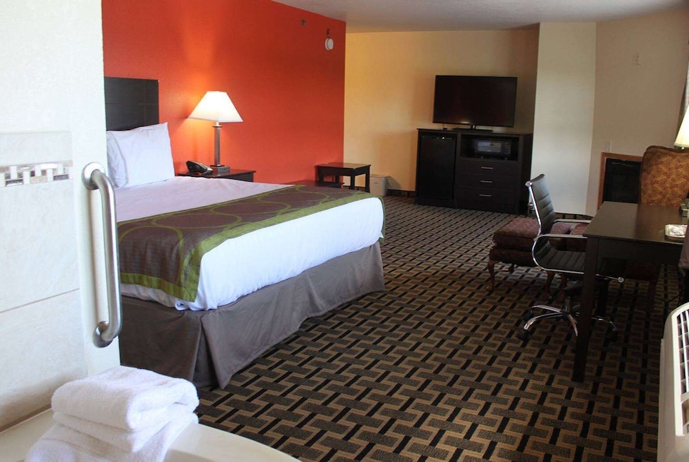 AmericInn by Wyndham West Burlington - photo 23