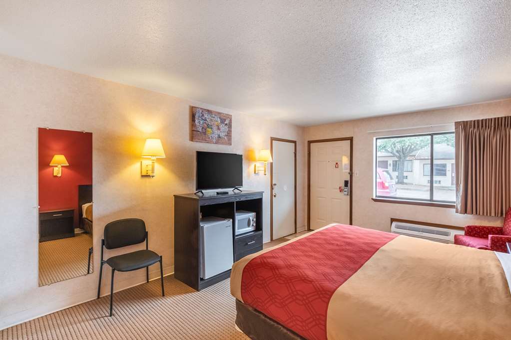 Econo Lodge Fredericksburg - photo 20