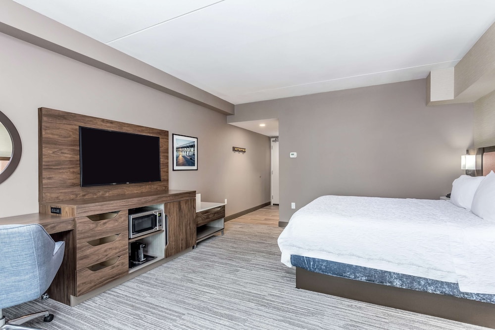 Hampton Inn & Suites Kittery Portsmouth - photo 10