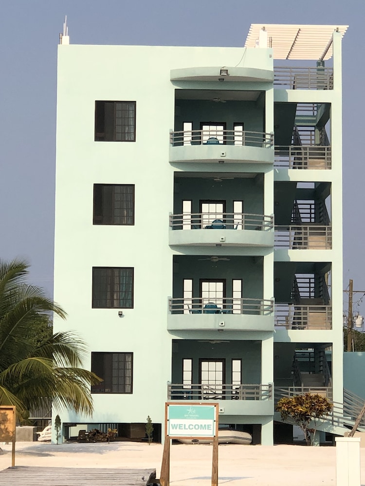 Bay Towers Hotel — Belize City — photo 4