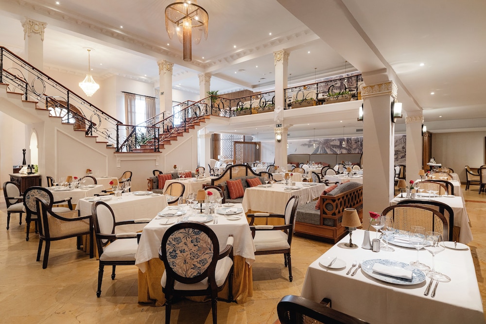 Couples dining