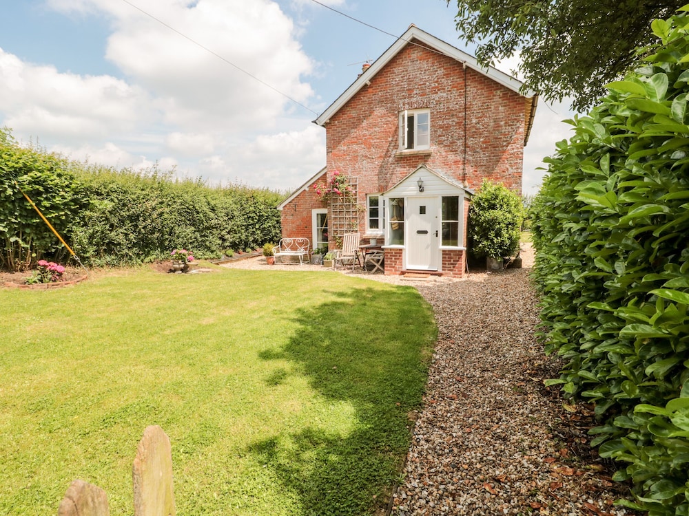 Old Rectory Cottage — 4-Star Luxury Hotel in Sturminster Newton, United Kingdom