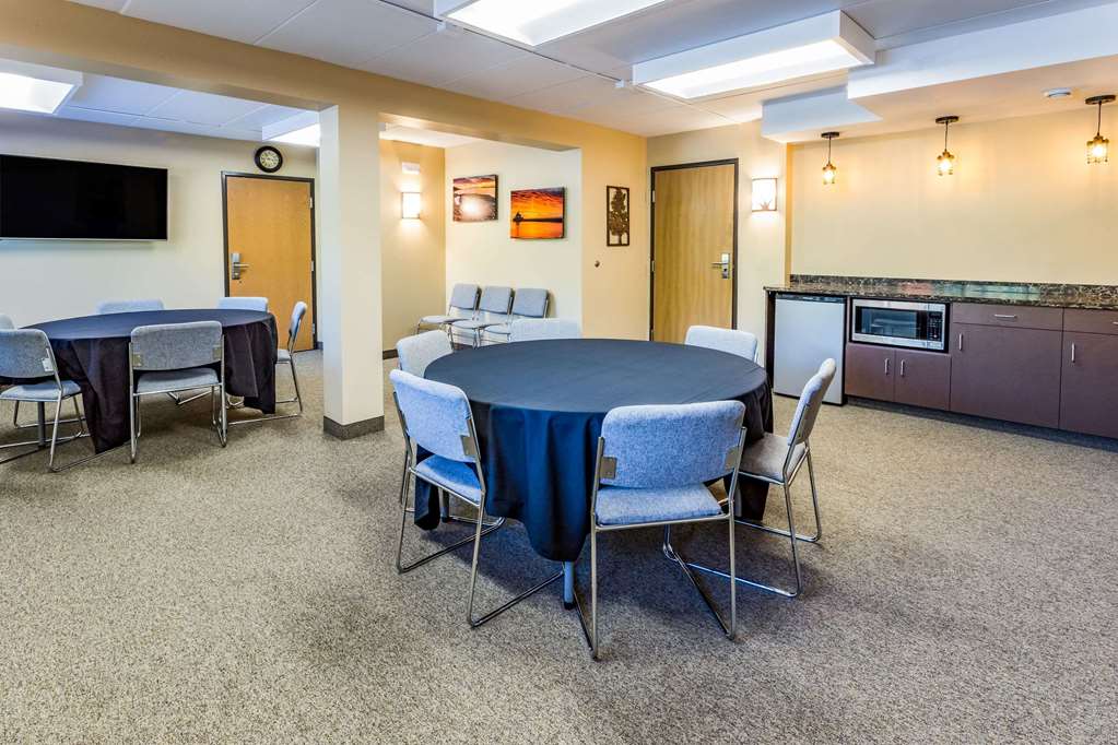 AmericInn by Wyndham Duluth South Black Woods Event Center - photo 37