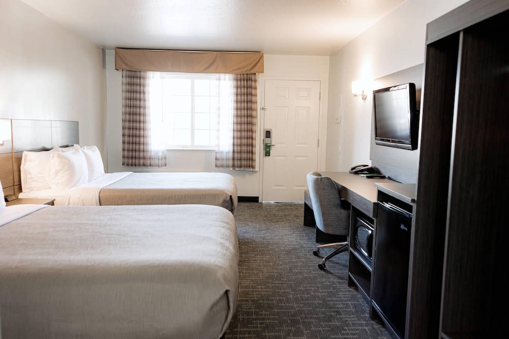 Quality Inn & Suites Lathrop South Stockton - photo 11