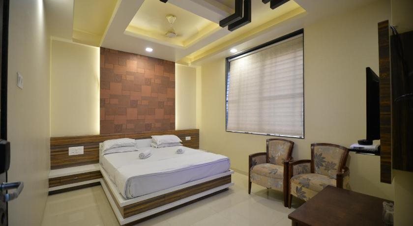 Hotel Radhe Krishna — hotel in Solapur