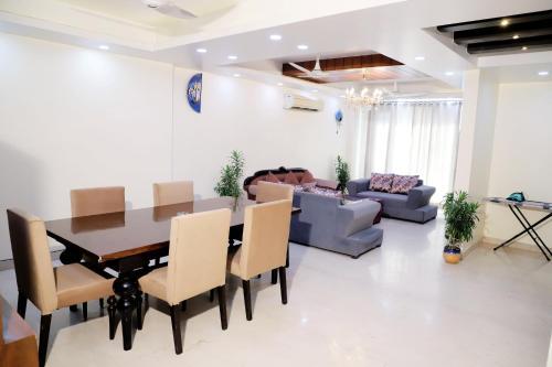 Fortune Home Service Apartment 3BhkJ 223 Saket — 5-Star Luxury Hotel in New Delhi, India