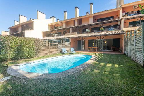 Apartment Ciprestes — 4-Star Luxury Hotel in Seixal, Portugal