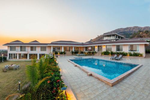 StayVista at Dolce Montagna w Pool Karaoke & Bar in Lonavla, India