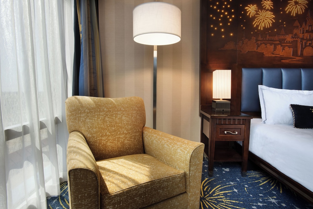 Disneyland Hotel - photo 15