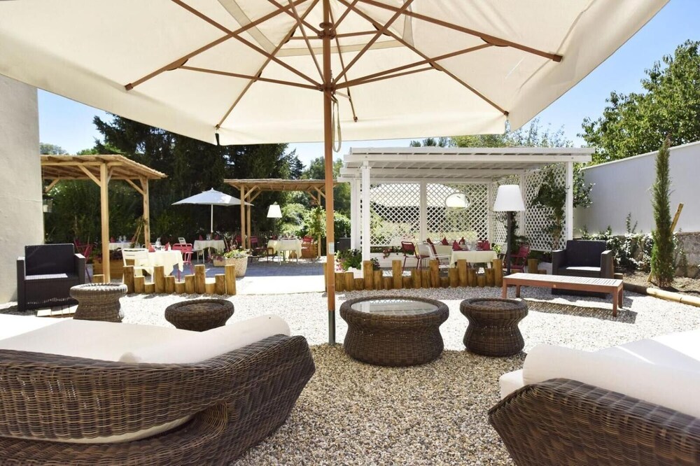 Hôtel le Relais — hotel in Hauterives