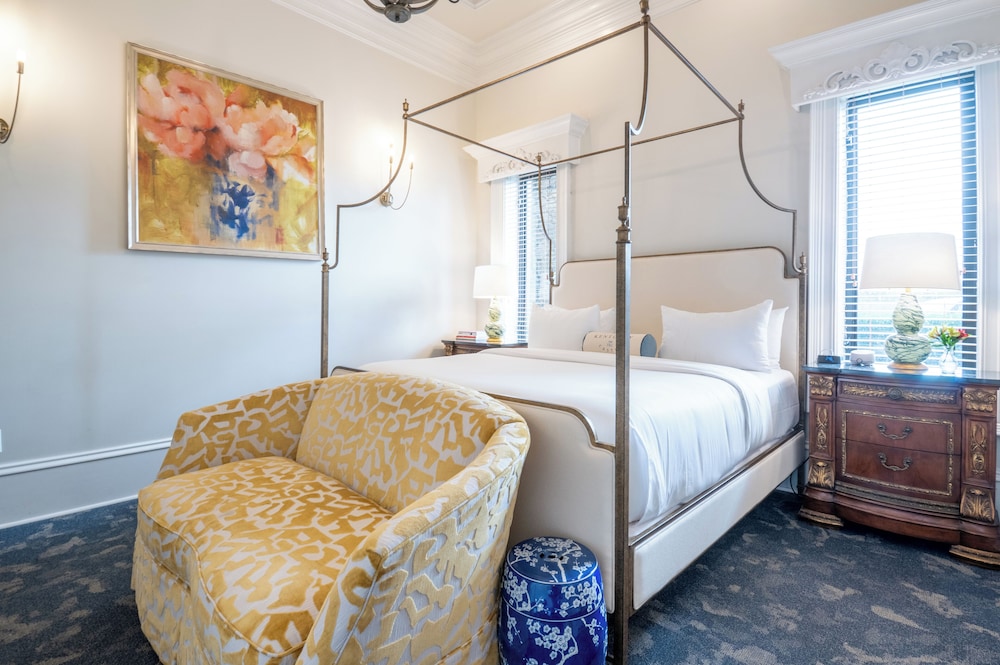 Kentucky Castle Hotel - photo 5