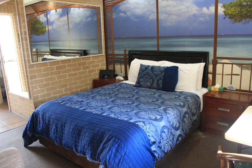 Grand Manor Motor Inn in Queanbeyan, Australia