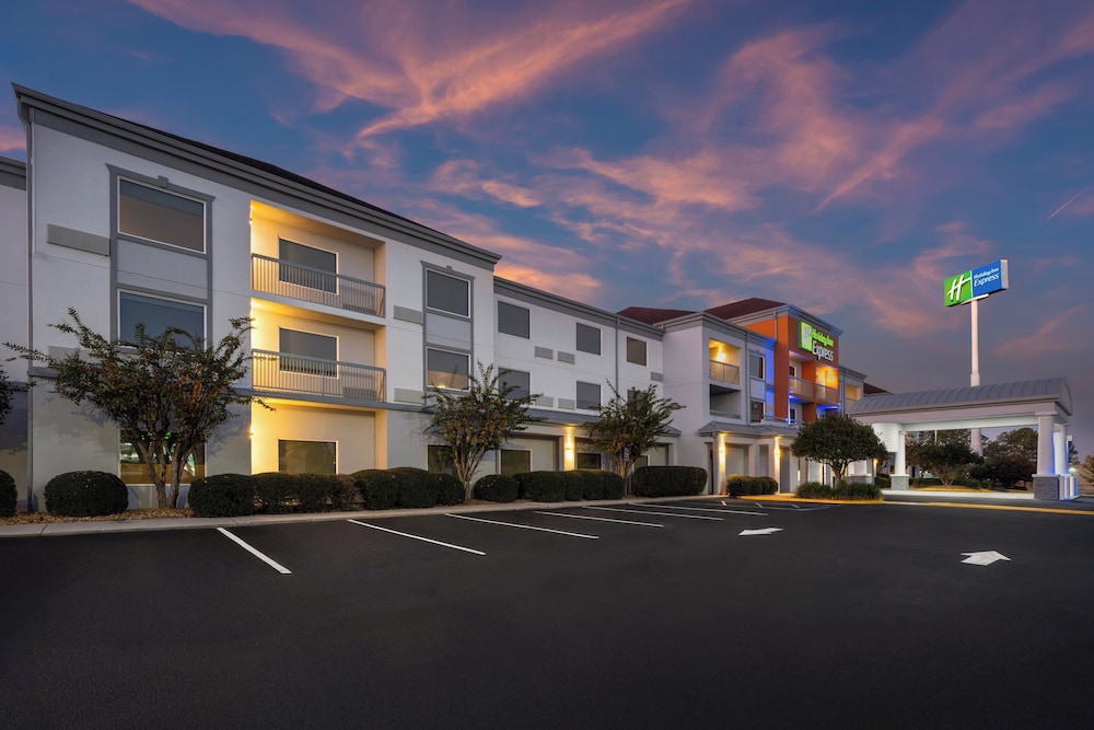 Holiday Inn Express Tifton by IHG - carbon neutral hotel in Tifton