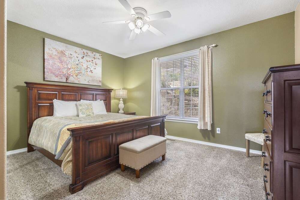 The Greenview Manor Lake Views - photo 16