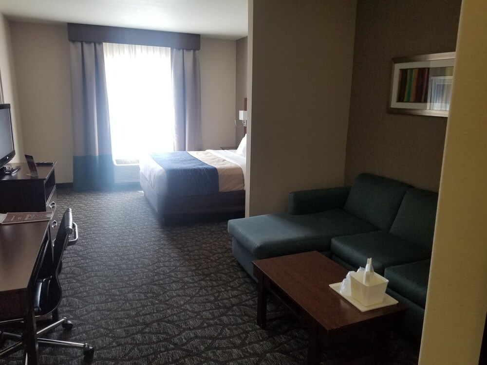 Holiday Inn Express & Suites Junction City by IHG - photo 8