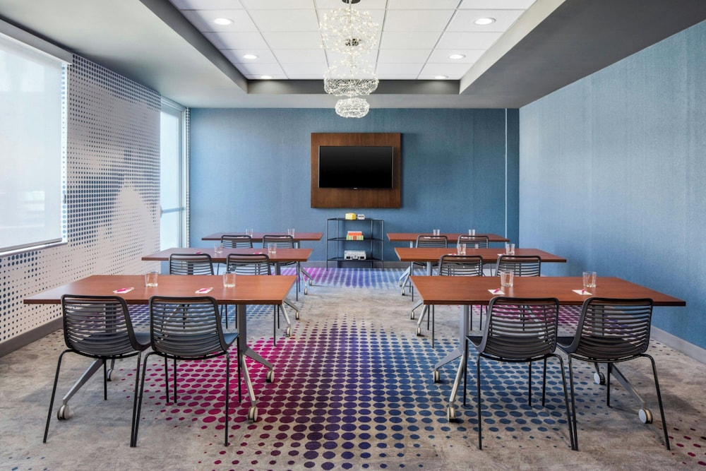 Aloft Phoenix Airport - photo 33