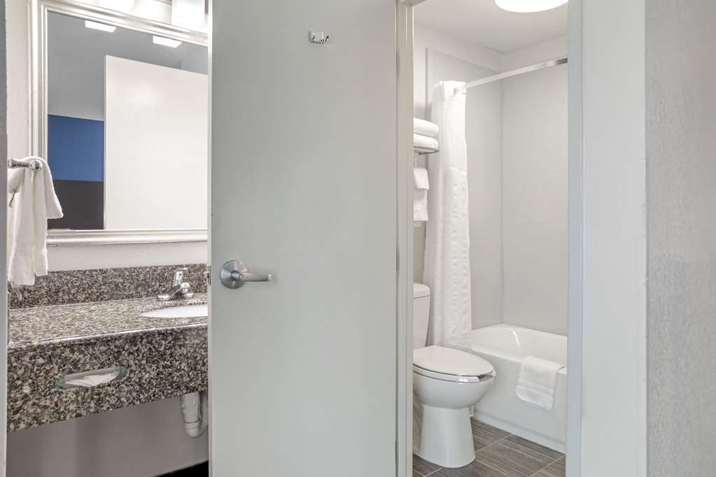 Comfort Suites Nashville Airport BNA - photo 16