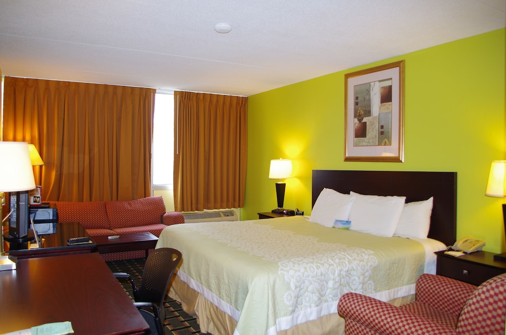 Days Hotel & Conference Center by Wyndham Danville - photo 7