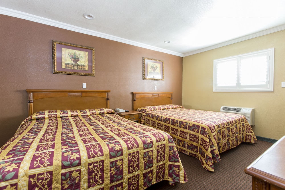 Beverly Inn - photo 8