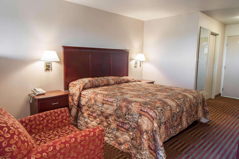 Bridgeway Inn & Suites Sublimity - photo 26