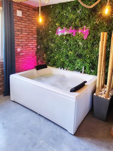 Private Baltic Spa & Art Suite — 4-Star Luxury Hotel in Dziwnow, Poland