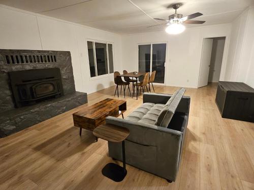 Beach House Retreat — 4-Star Luxury Hotel in Long Beach, United States
