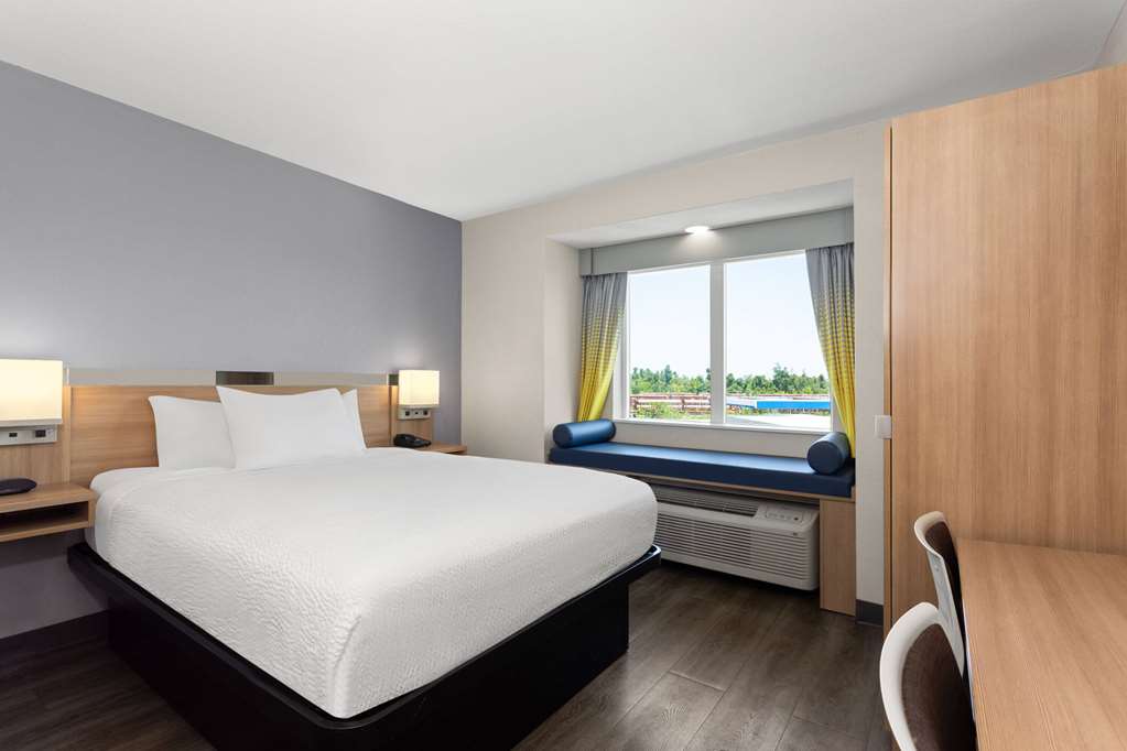 Microtel Inn & Suites by Wyndham Panama City - photo 22
