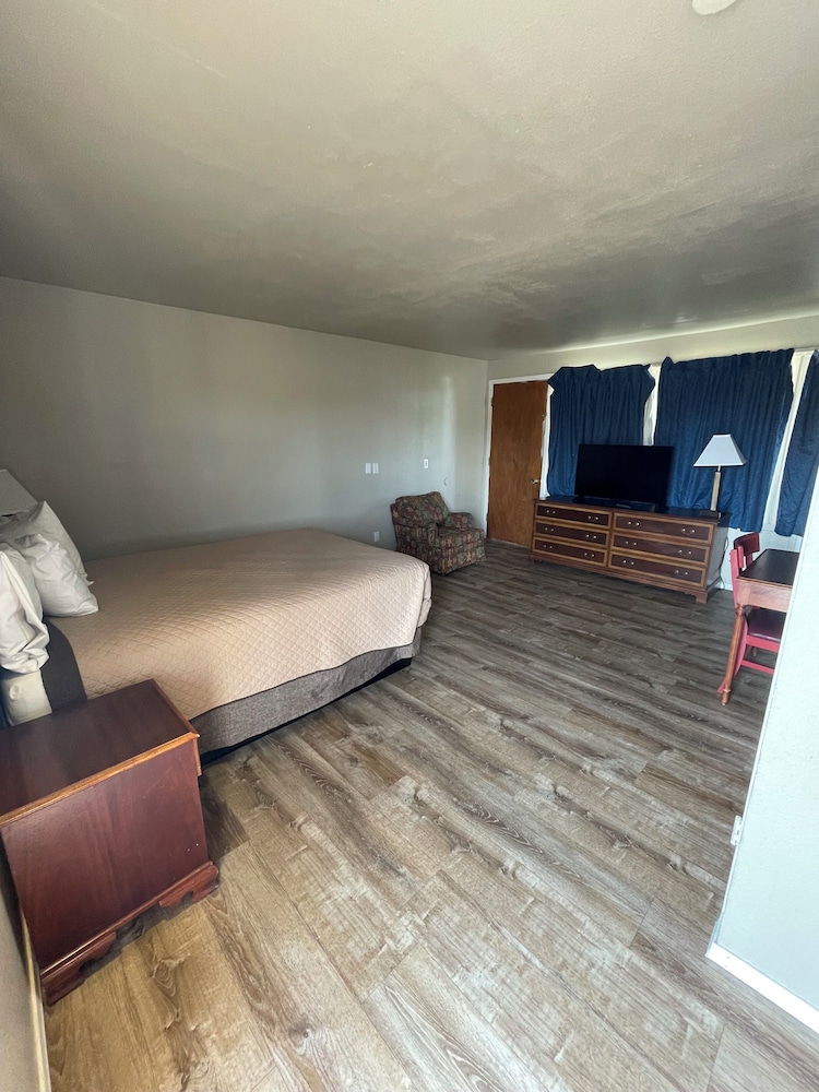Motel Oasis - photo 13