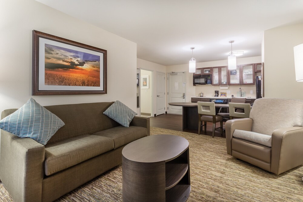 Candlewood Suites Davenport by IHG - photo 15