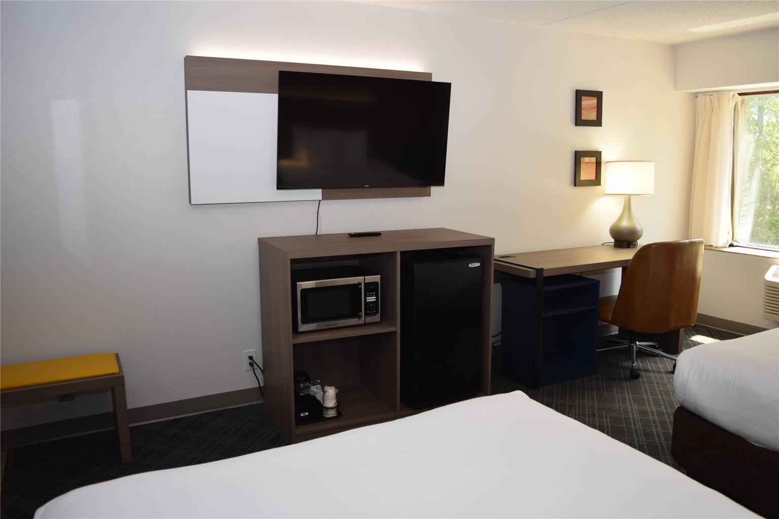 Comfort Inn & Suites Syracuse Carrier Circle - photo 16