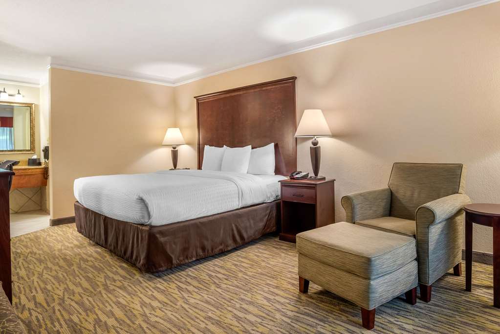 Clarion Inn and Conference Center - photo 6
