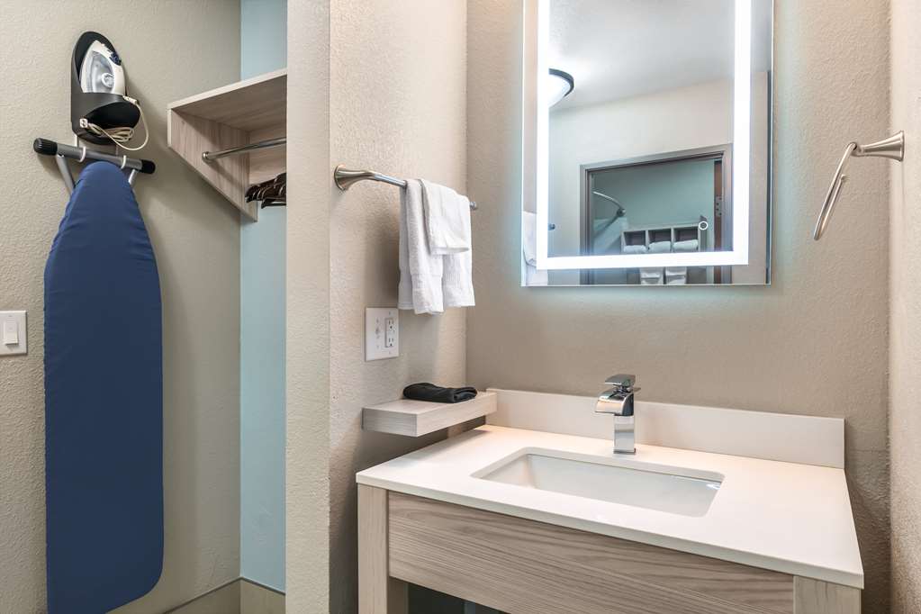 Best Western Park City Wichita North - photo 40