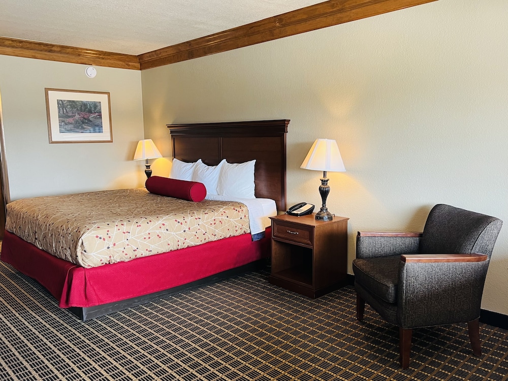 Cattle Country Lodge - photo 20