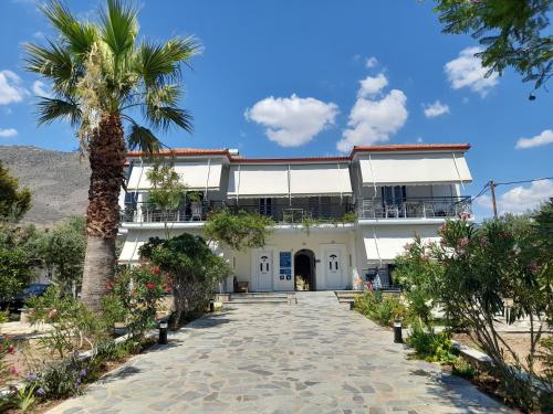 Elea Guesthouse — 4-Star Luxury Hotel in Galaxidhion, Greece