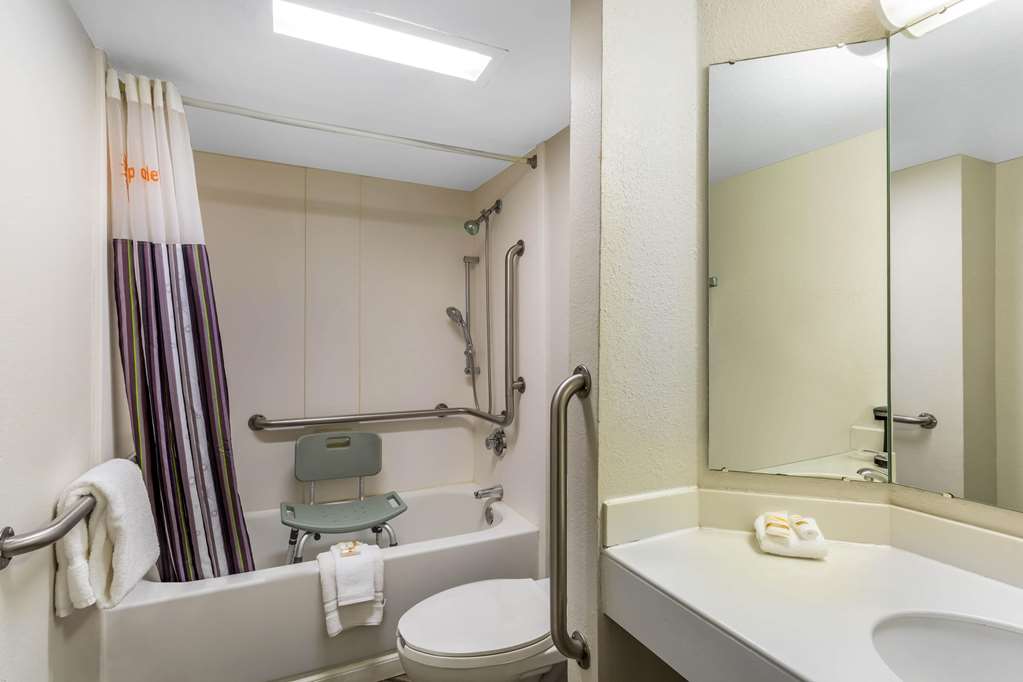 La Quinta Inn by Wyndham Odessa - photo 33